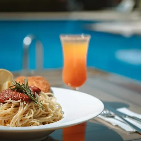 Lemon Garden Tuerkbuekue Hotel *