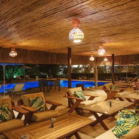 Lemon Garden Tuerkbuekue Hotel Muğla