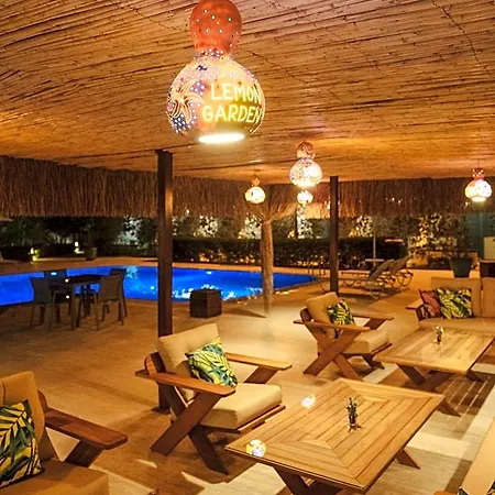 Lemon Garden Tuerkbuekue 酒店 *